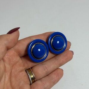 Vintage/Retro Blue button earrings